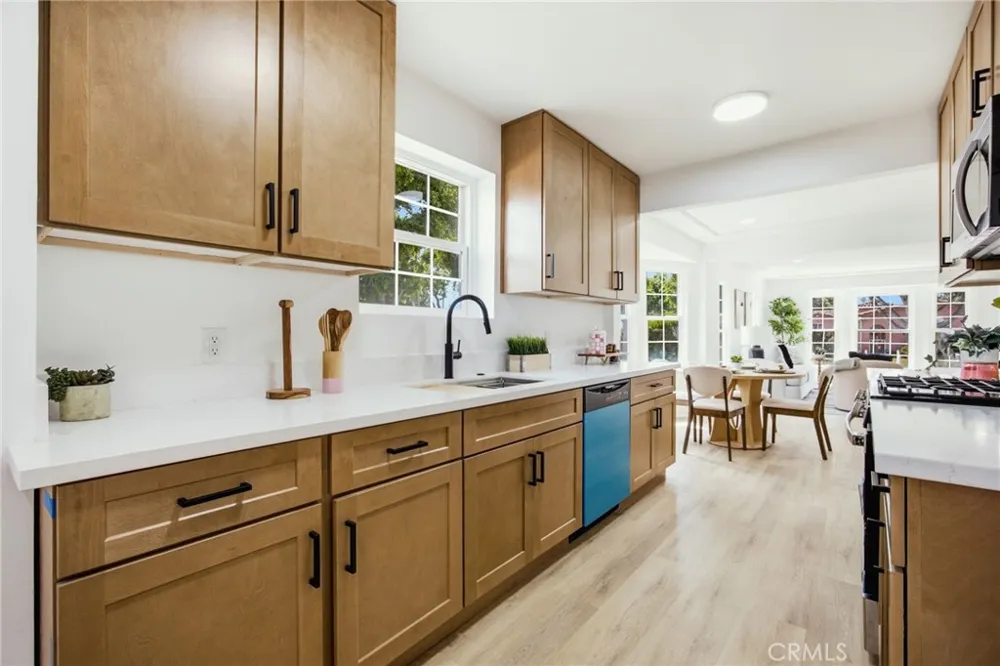 2401 W 78th Inglewood, CA 90305