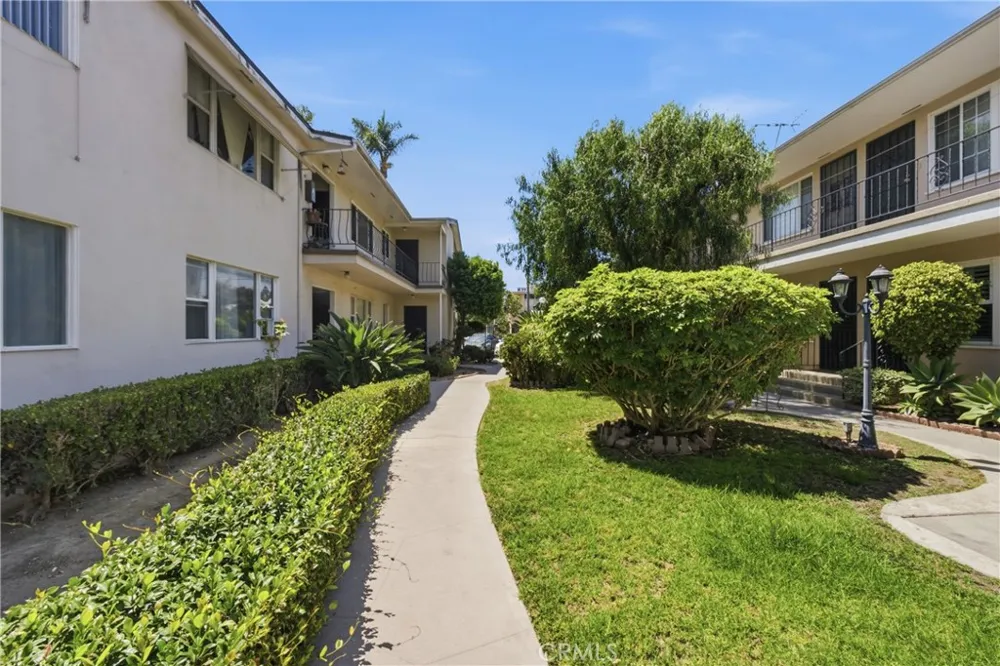 1327 E Appleton Street Long Beach, CA 90802