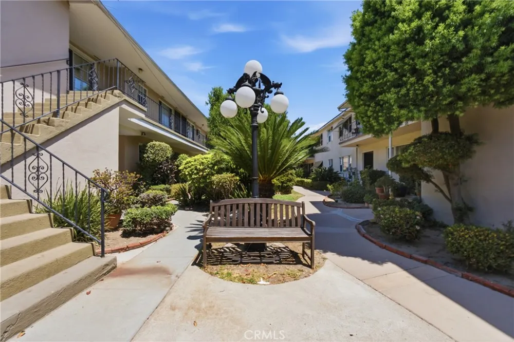1327 E Appleton Street Long Beach, CA 90802