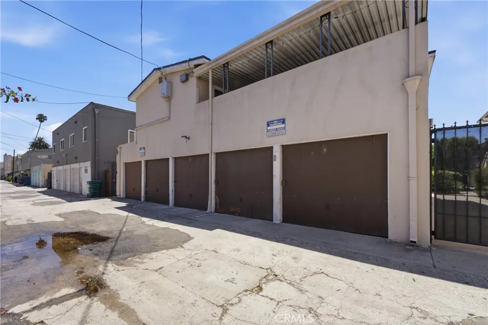 1327 E Appleton Street Long Beach, CA 90802