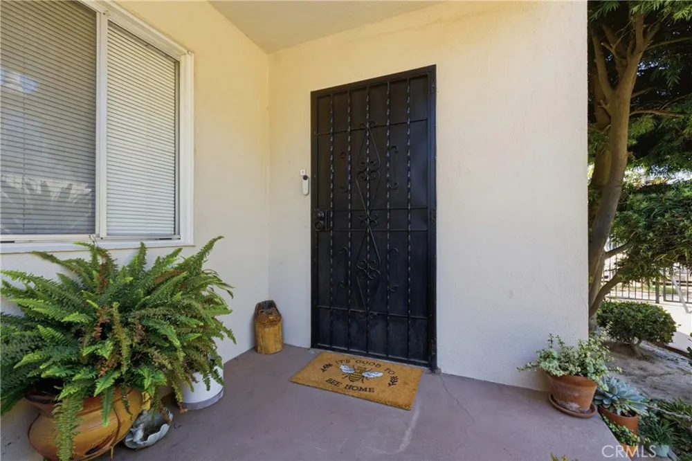 1327 E Appleton Street Long Beach, CA 90802