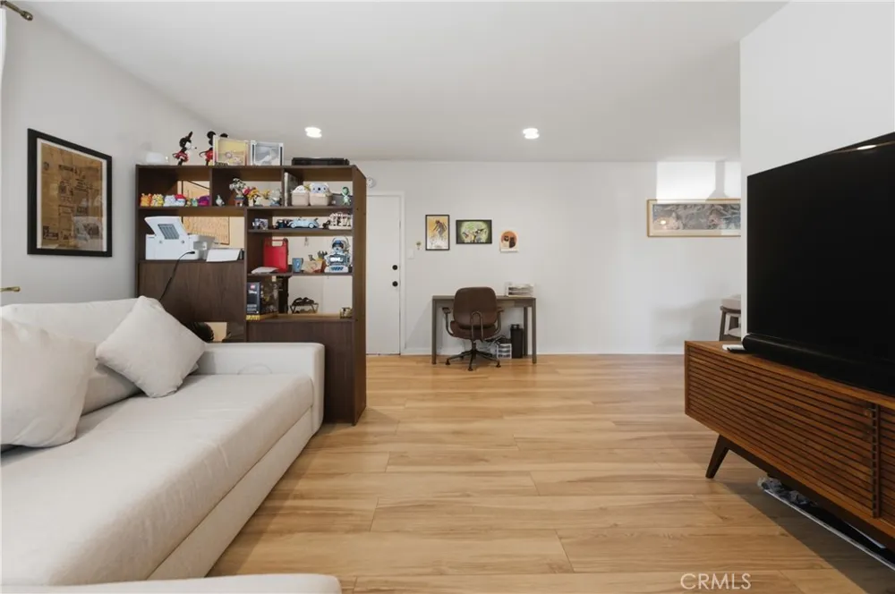 1327 E Appleton Street Long Beach, CA 90802