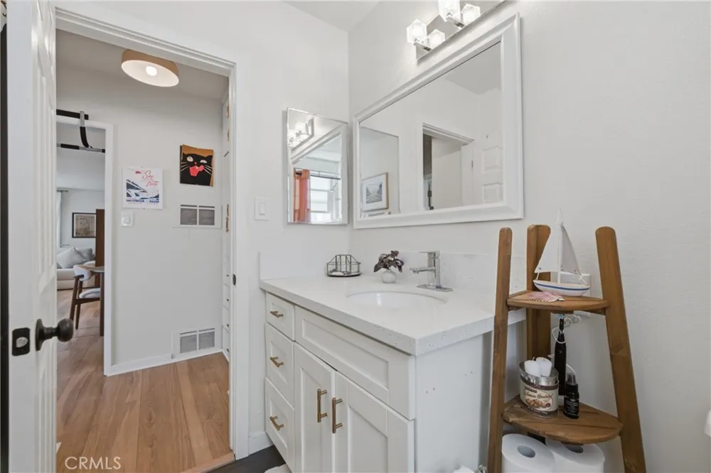 1327 E Appleton Street Long Beach, CA 90802