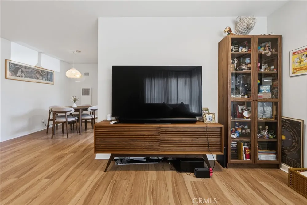 1327 E Appleton Street Long Beach, CA 90802