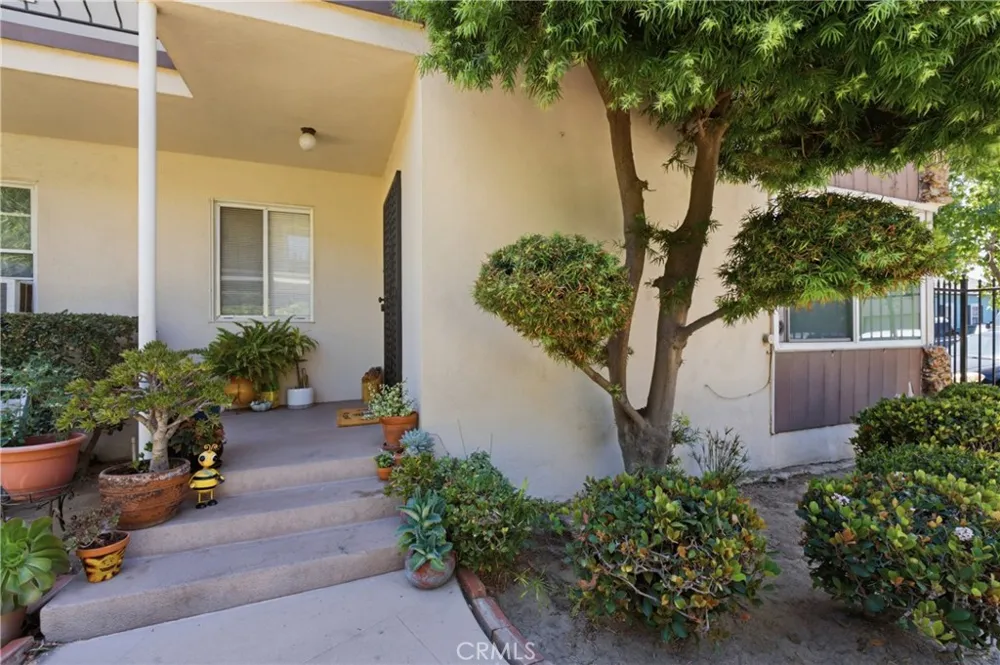 1327 E Appleton Street Long Beach, CA 90802