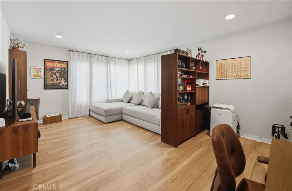 1327 E Appleton Street Long Beach, CA 90802