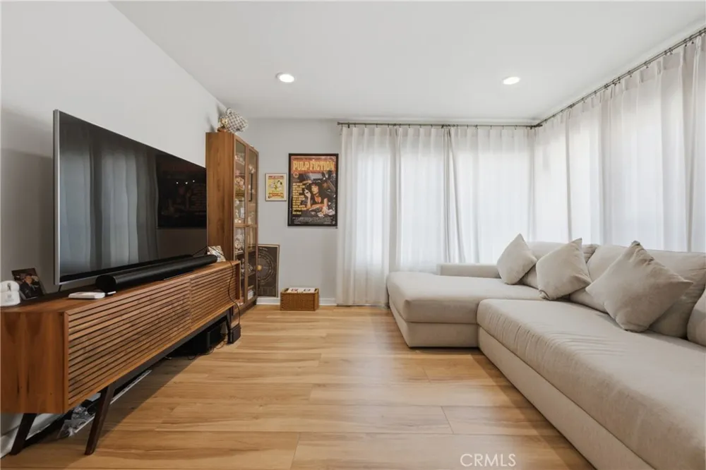 1327 E Appleton Street Long Beach, CA 90802