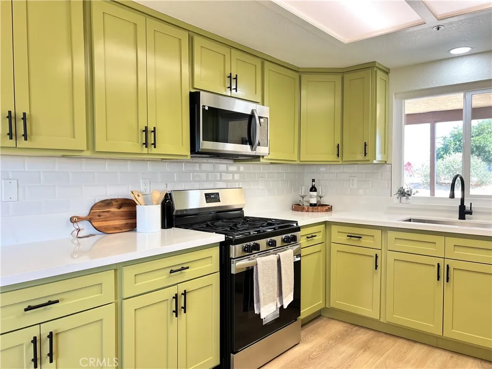 13377 Paramount Road Phelan, CA 92371