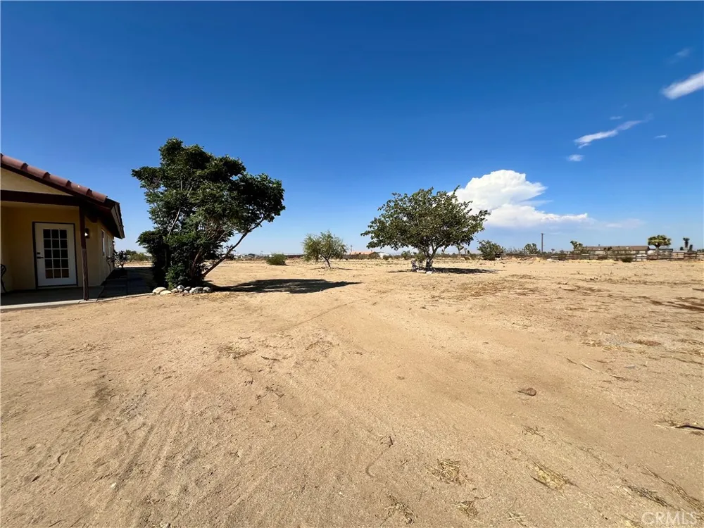 13377 Paramount Road Phelan, CA 92371