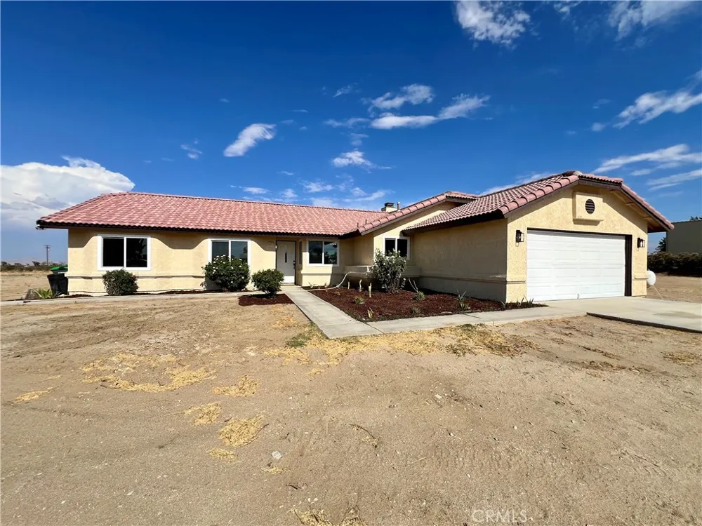 13377 Paramount Road Phelan, CA 92371