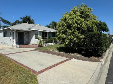 12913 Whitewood Avenue