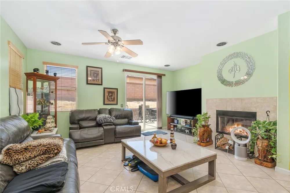 43022 Carpenter Lancaster, CA 93535