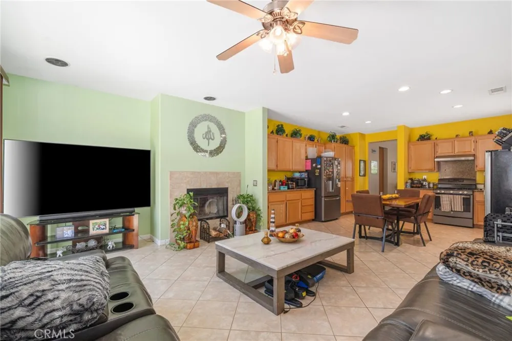 43022 Carpenter Lancaster, CA 93535