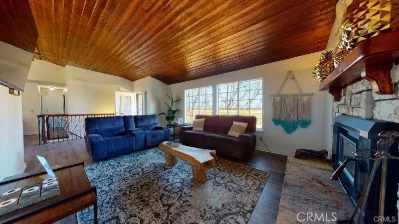 621 Arth Drive Crestline, CA 92325