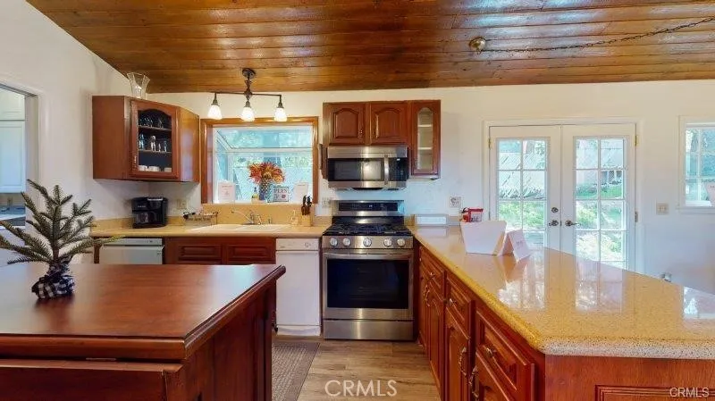 621 Arth Drive Crestline, CA 92325