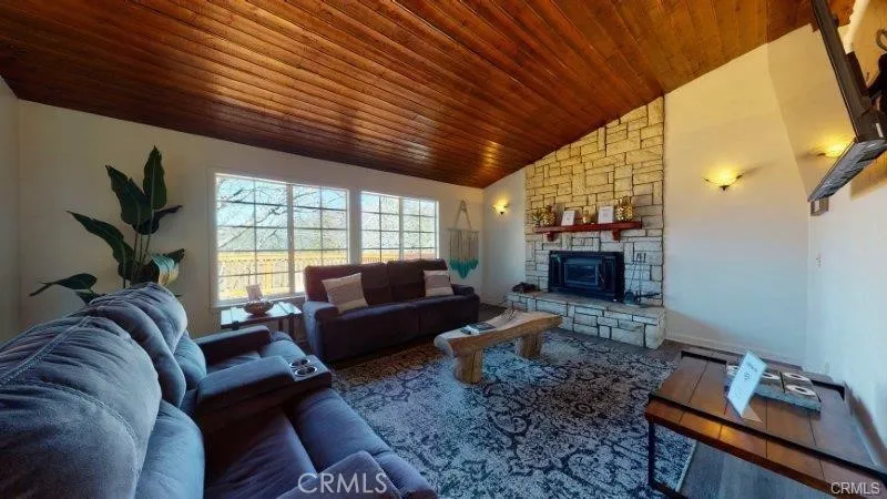 621 Arth Drive Crestline, CA 92325