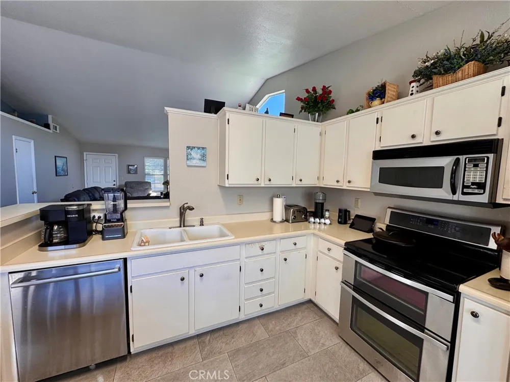 240 Gelf Modesto, CA 95357
