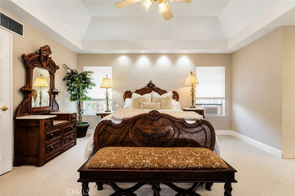 886 E Richmond Fresno, CA 93720