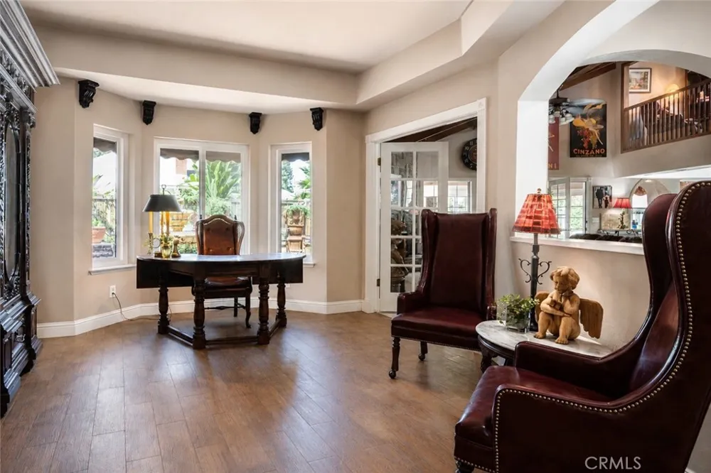 886 E Richmond Fresno, CA 93720