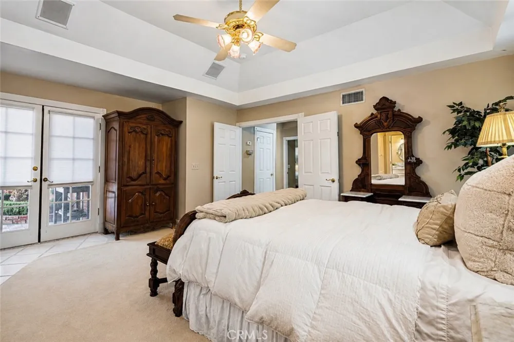 886 E Richmond Fresno, CA 93720