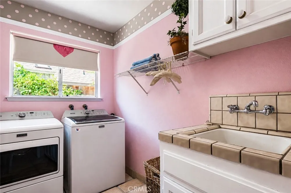886 E Richmond Fresno, CA 93720