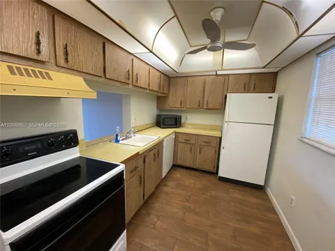 2800 NW 56th Ave #B304