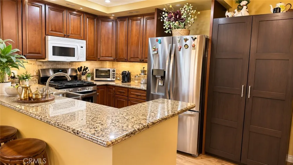 5534 Encino #204 Encino, CA 91316