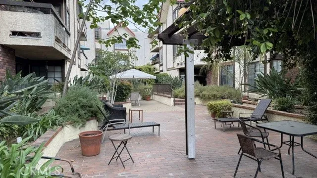 5534 Encino #204 Encino, CA 91316