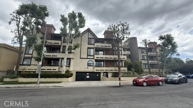 5534 Encino #204 Encino, CA 91316