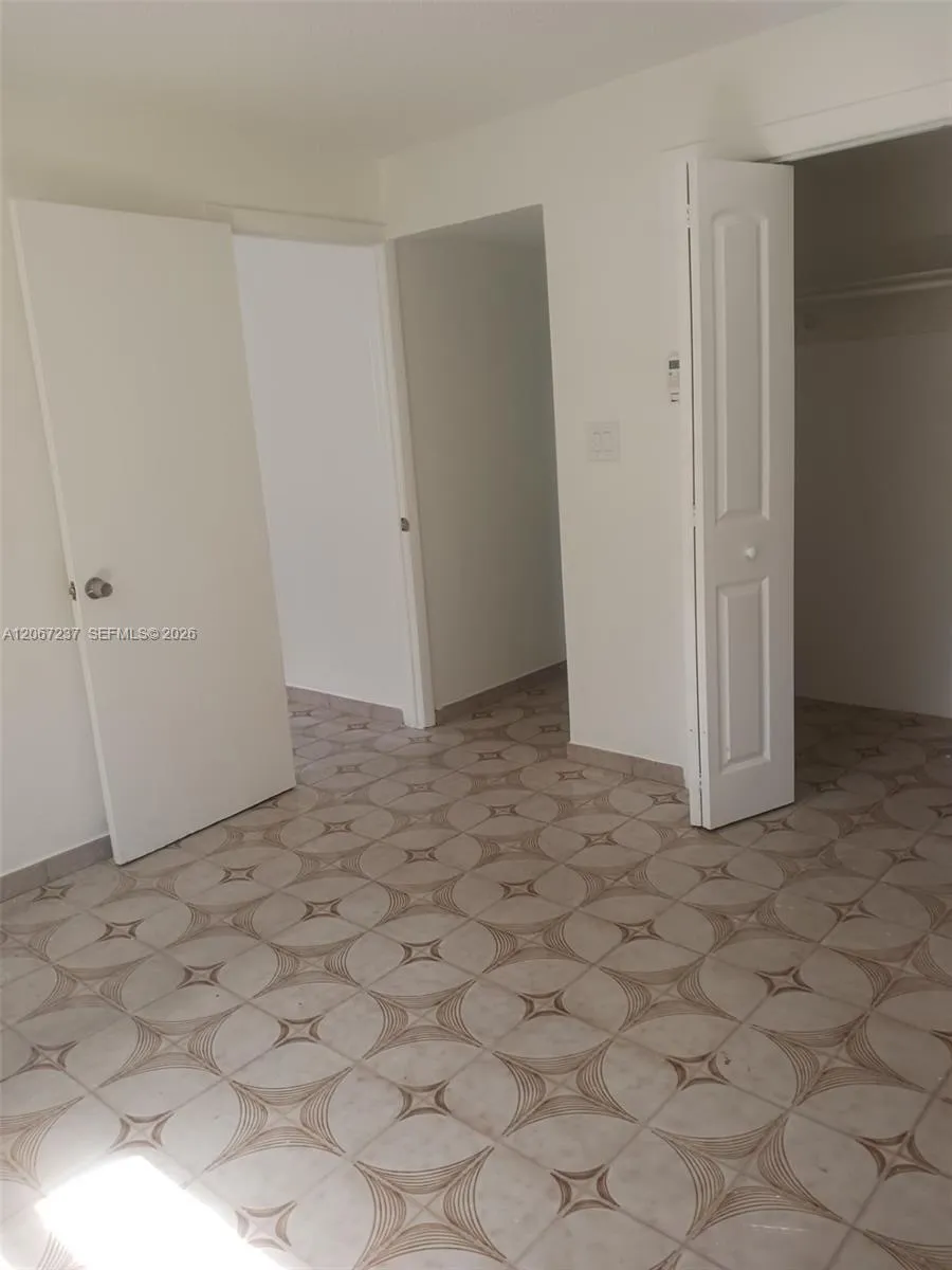170 E 46th St #2 Hialeah, FL 33013