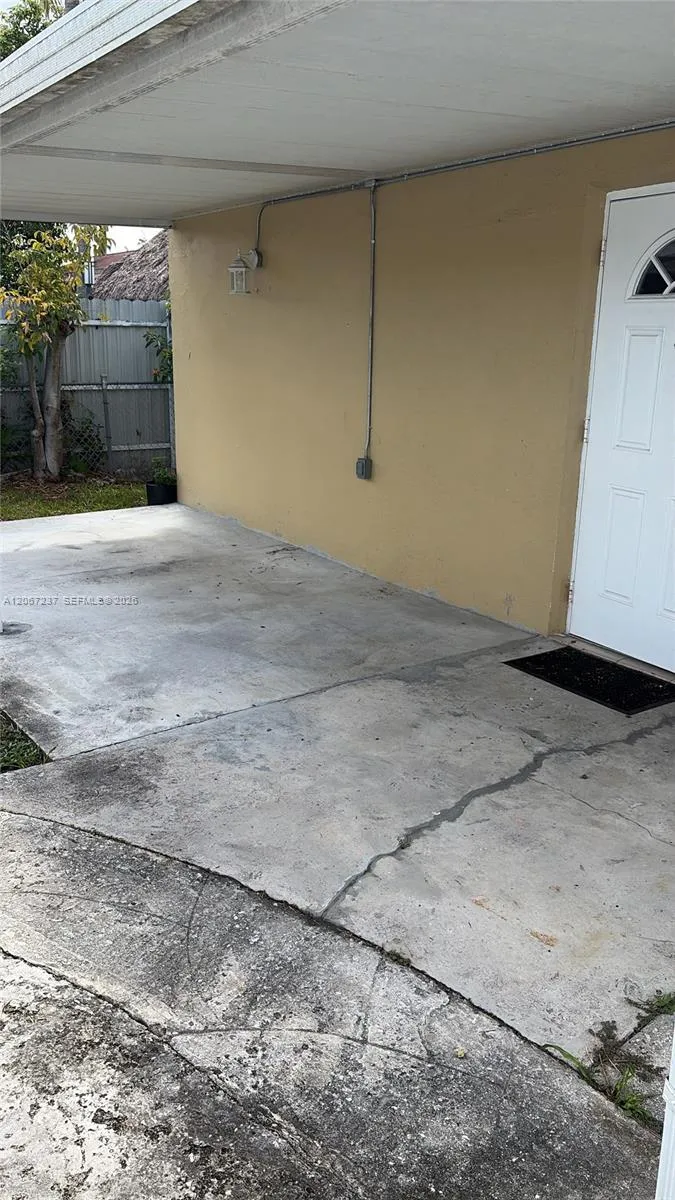170 E 46th St #2 Hialeah, FL 33013