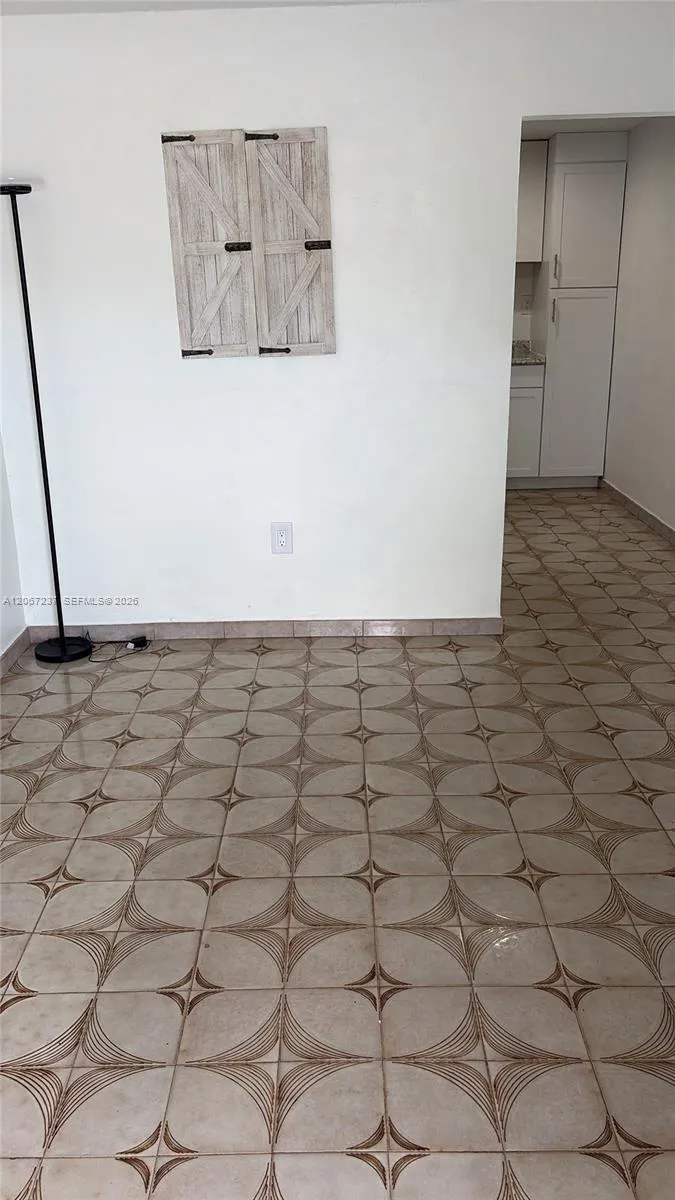 170 E 46th St #2 Hialeah, FL 33013