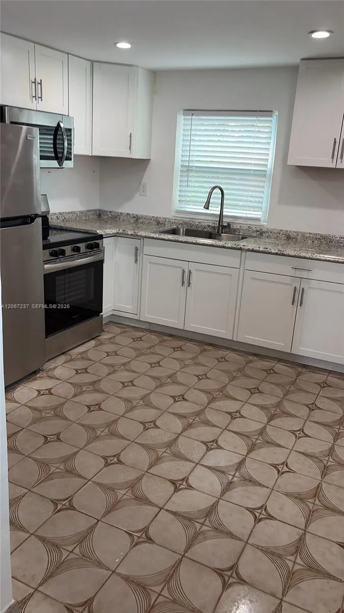 170 E 46th St #2 Hialeah, FL 33013