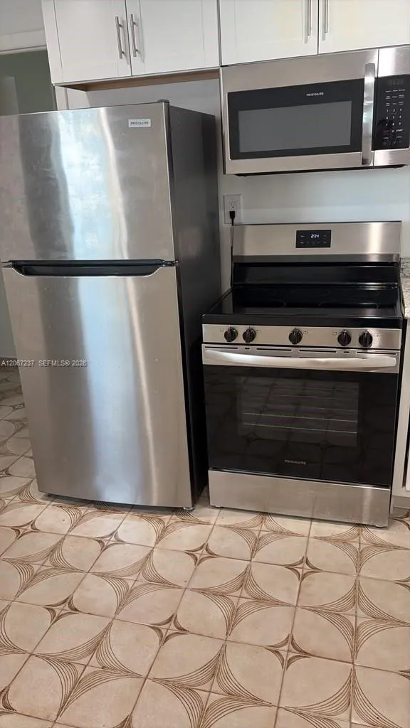 170 E 46th St #2 Hialeah, FL 33013