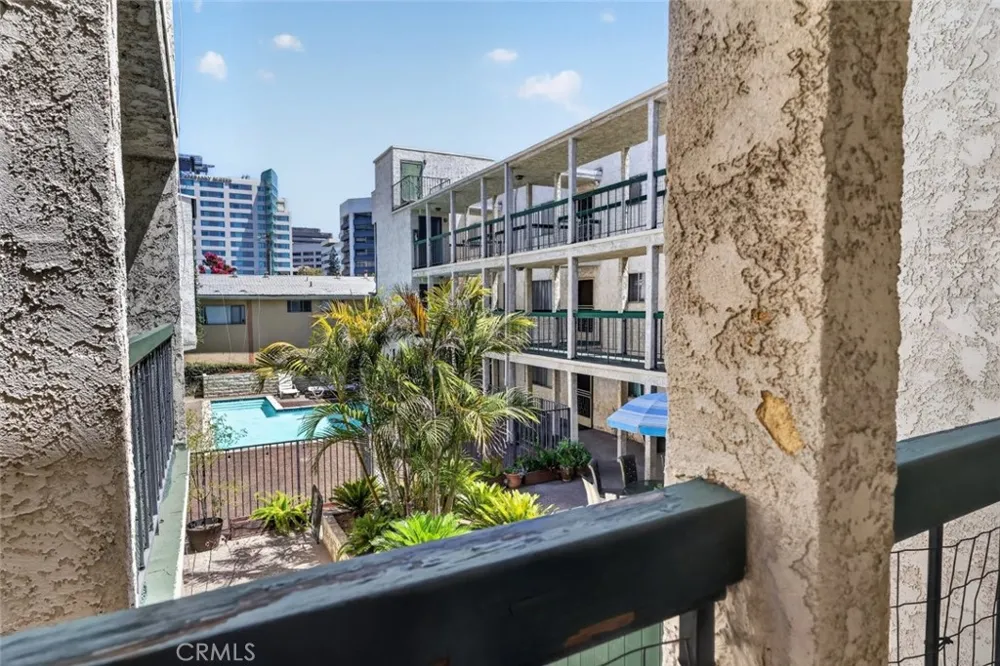 333 Burchett Street #206 Glendale, CA 91203