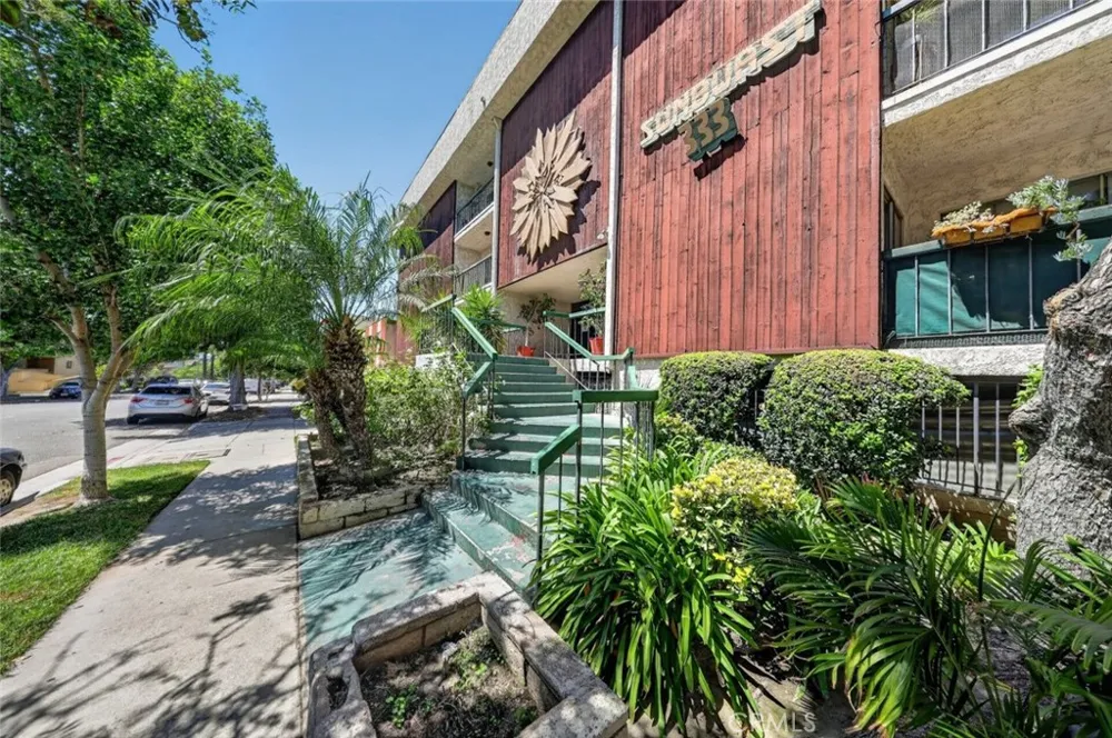 333 Burchett Street #206 Glendale, CA 91203
