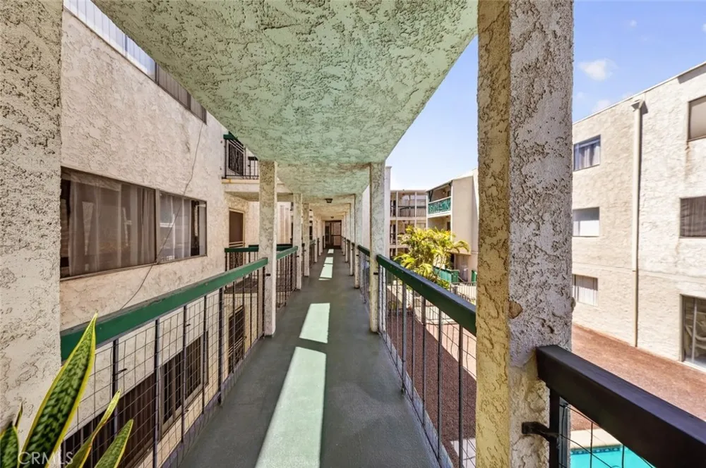 333 Burchett Street #206 Glendale, CA 91203