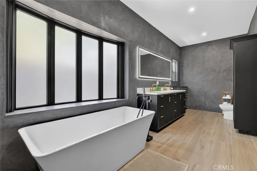 1519 Rose Burbank, CA 91505