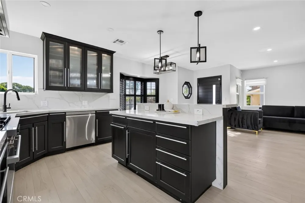 1519 Rose Burbank, CA 91505