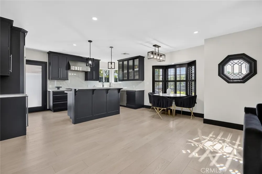1519 Rose Burbank, CA 91505