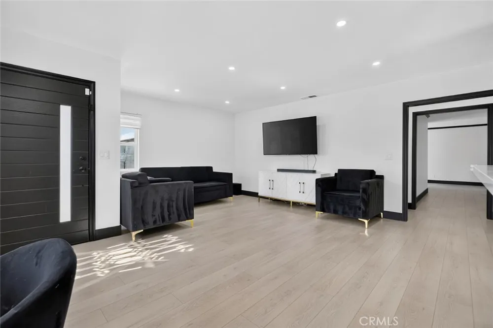 1519 Rose Burbank, CA 91505
