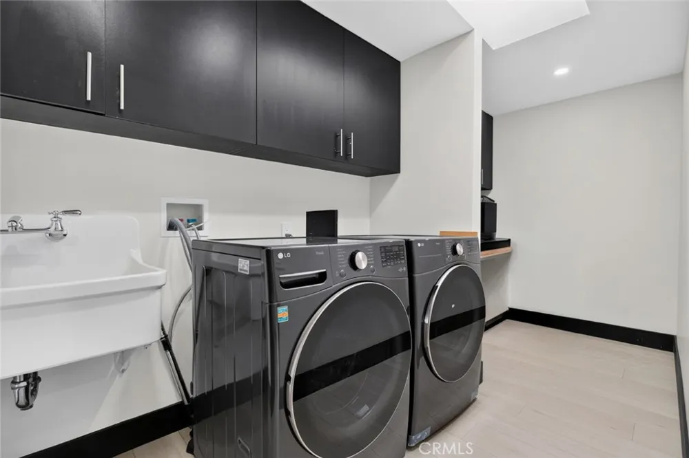 1519 Rose Burbank, CA 91505