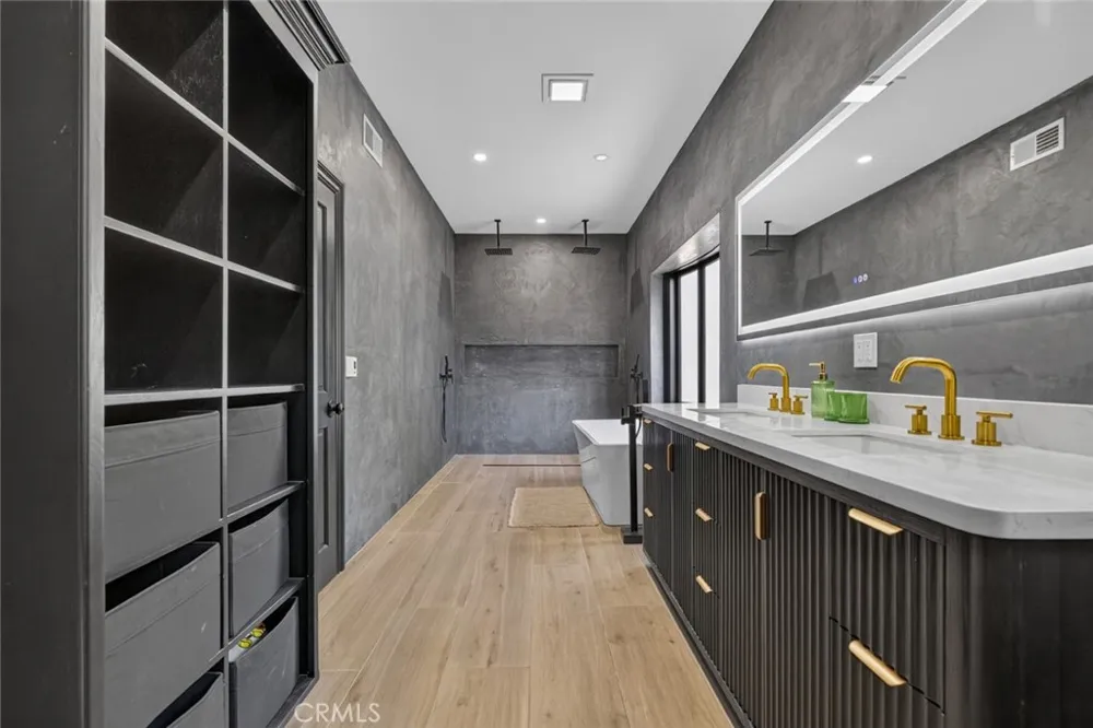 1519 Rose Burbank, CA 91505