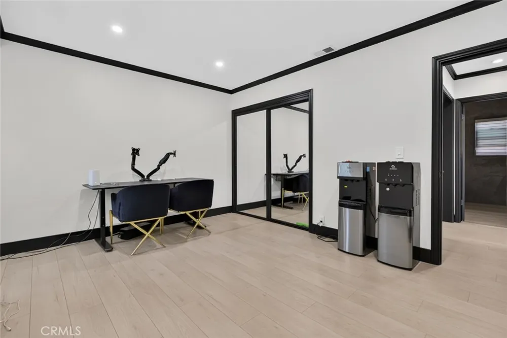 1519 Rose Burbank, CA 91505