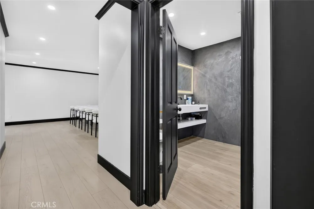 1519 Rose Burbank, CA 91505