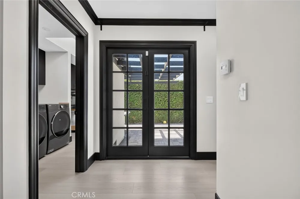 1519 Rose Burbank, CA 91505