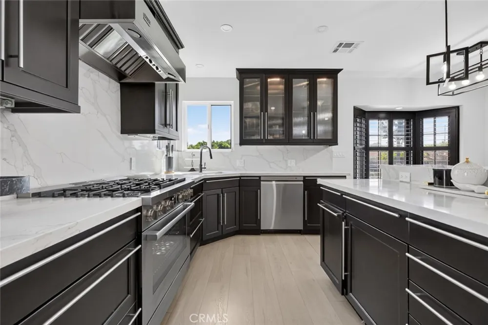 1519 Rose Burbank, CA 91505