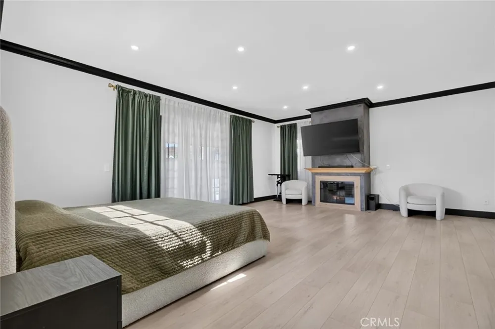 1519 Rose Burbank, CA 91505