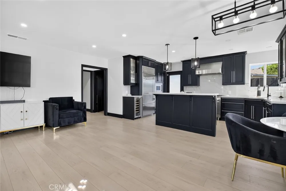 1519 Rose Burbank, CA 91505