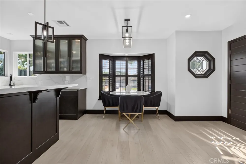 1519 Rose Burbank, CA 91505